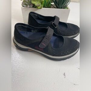 Abeo Women's Black Mary Jane Shoes